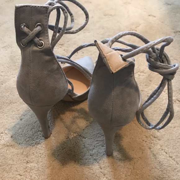 Heels - Picture 3 of 4